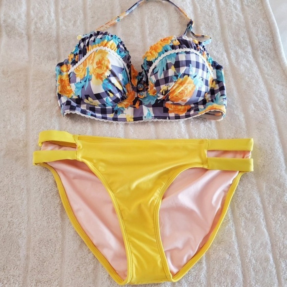 Floozie Frost French Bikini Top 32D‎ Mae Bikini Bottom Small Floral Ruffle